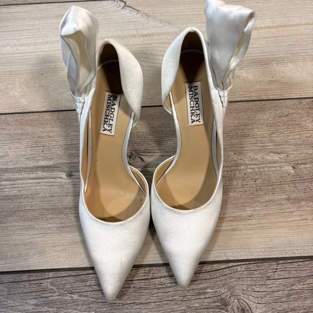 Anthropologie Badgley Mischka White Alejandro Pointed Toe Pumps Heel D'Orsay